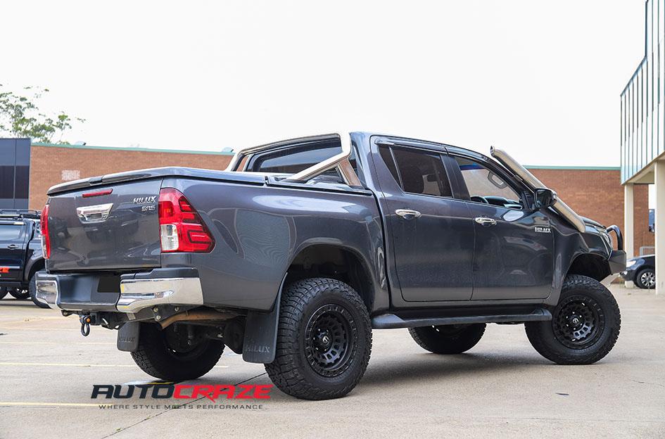 TOYOTA HILUX N80 4WD ZEPHYR MATTE BLACK
